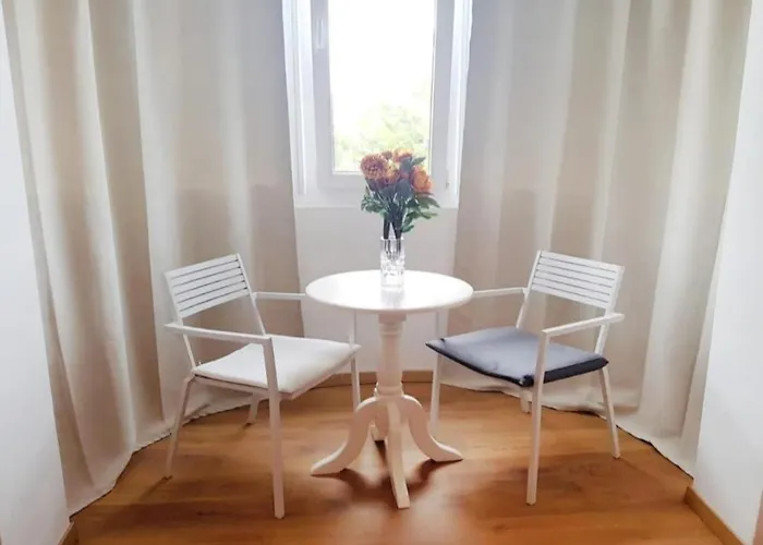 STUDIO PIATA VICTORIEI pat dublu, canapea extensibila Bucureşti